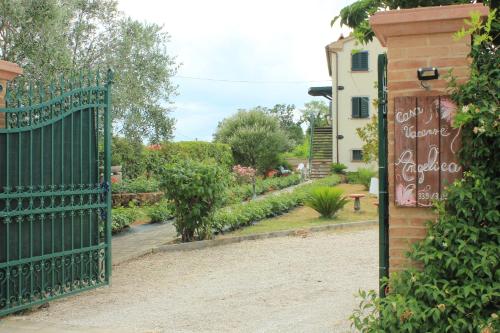 Casa Vacanze Angelica — 4-Star Luxury Hotel in Ostra Vetere, Italy