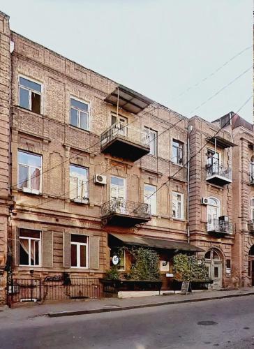 M1 Apartment