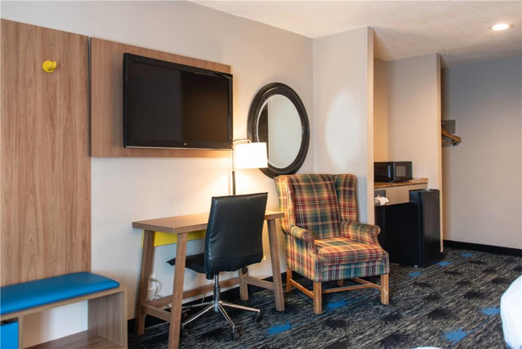 Days Inn by Wyndham Troy - photo 22