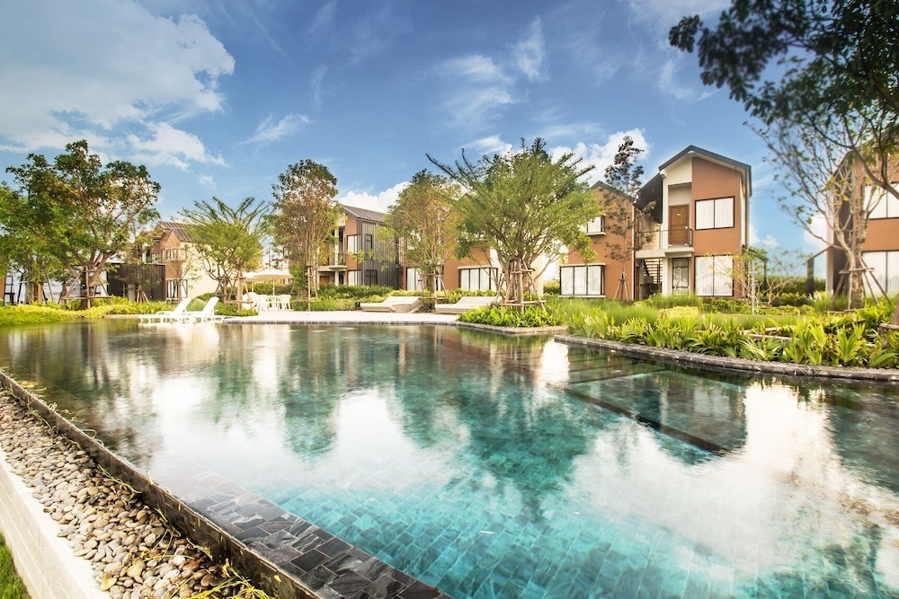 Saksiam Valley in Mueang Nonthaburi, Thailand