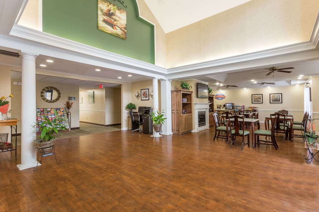 Baymont by Wyndham Lakeland - photo 3
