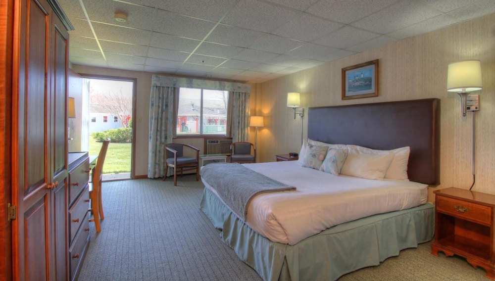 Rhumb Line Resort - photo 10