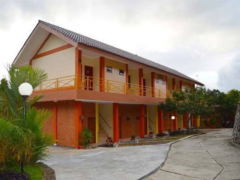 Bale Arimbi Hotel Convention & Resort — hotel in Caringin