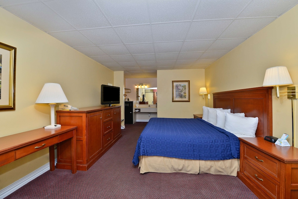 Americas Best Value Inn Hillsboro - photo 9