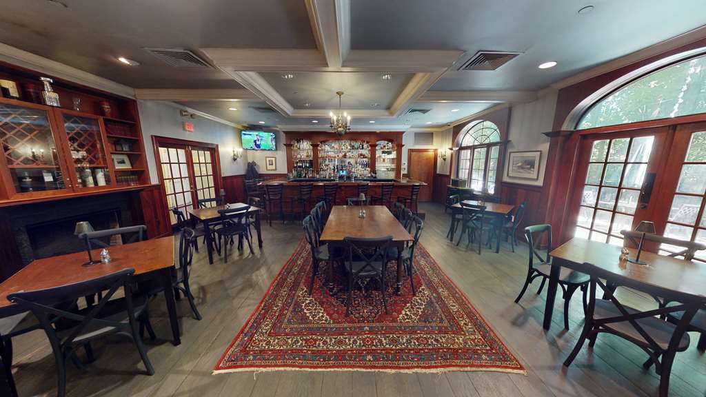 Avon Old Farms Hotel - photo 10