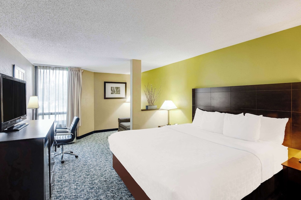 Clarion Inn Asheville Airport - photo 9