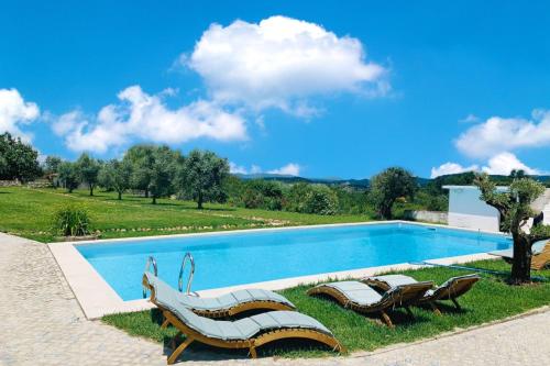 Casa Mahalia Calme et Campagne — 4-Star Luxury Hotel in Ferreira Do Zezere, Portugal