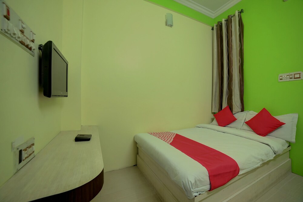 Oyo 30243 Hotel Sanwariya Bhagwan — hotel in Sikar
