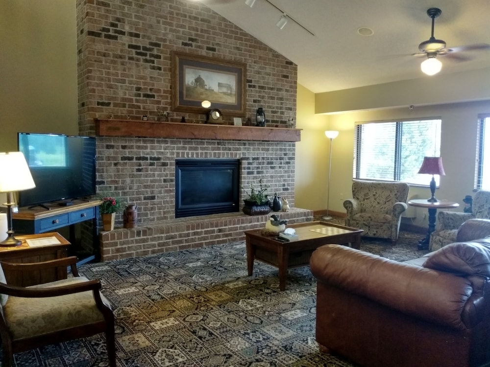 Madelia Hotel & Suites - photo 61
