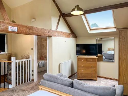 Granary cottage with HOT TUB