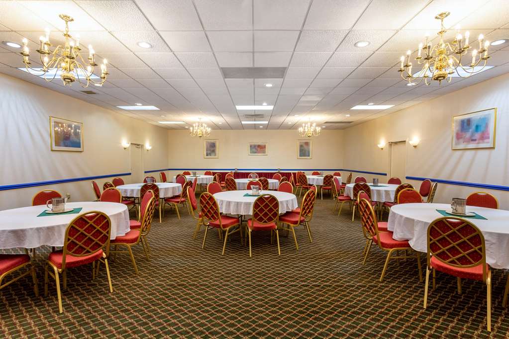 Baymont by Wyndham Queensbury Lake George - photo 34