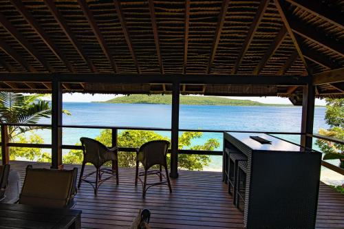 Private Oceanfront Sanctuary Reef Sunsets — Unknown City