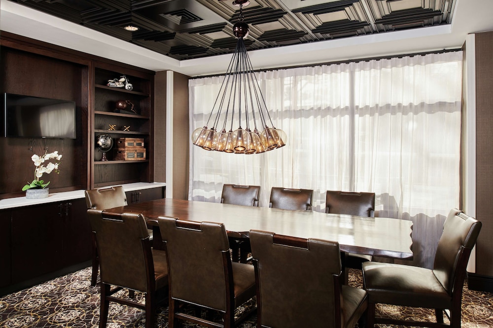 DoubleTree by Hilton Raleigh Crabtree Valley - photo 39
