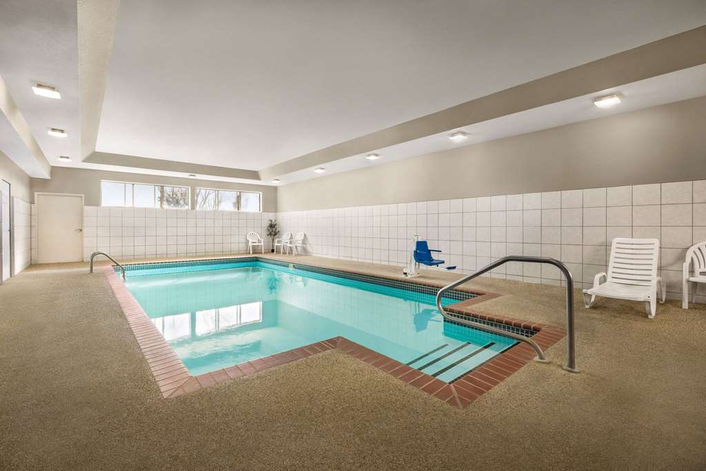 Microtel Inn & Suites by Wyndham New Ulm - photo 8