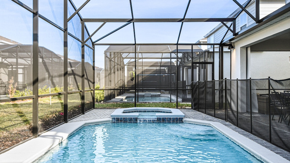 Elegant Resort Home With Loft Private Pool & Spa - photo 28