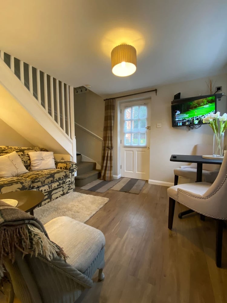 Host Stay Old Chapel — hotel in Newport Pagnell
