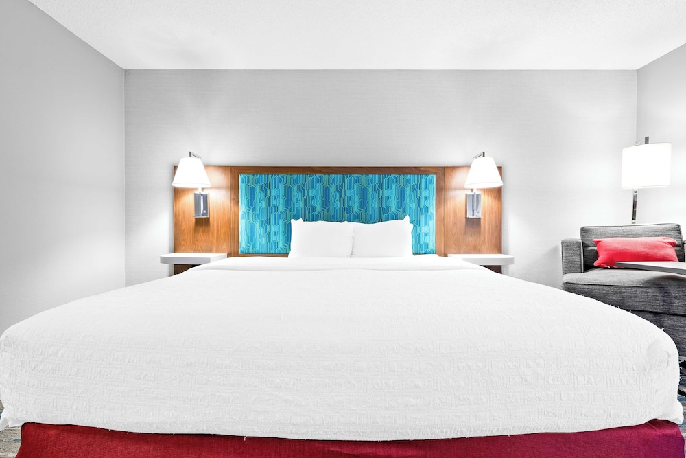 Hampton Inn Lincoln South Heritage Park - photo 20