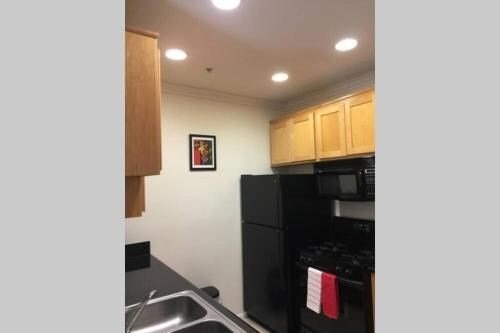 Downtown Resort Style Unit 2O - photo 4