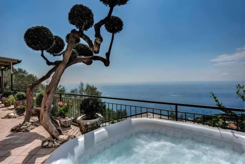 Ulivello House Sea View — 4-Star Luxury Hotel in Massa Lubrense, Italy