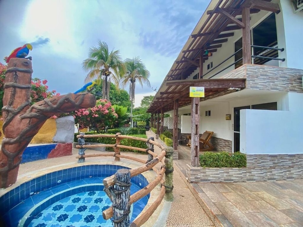Finca Hotel California — Sonson