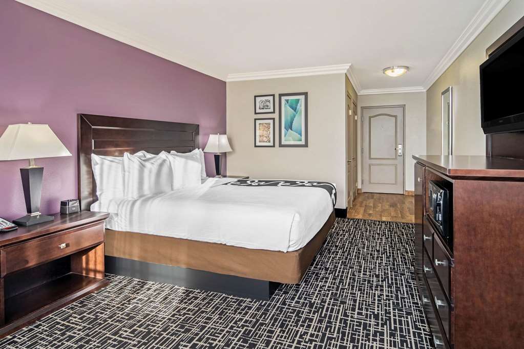 La Quinta Inn & Suites by Wyndham Temecula - photo 15