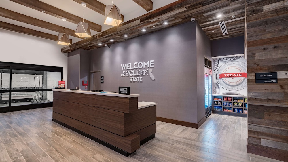 Hampton Inn Riverside Downtown - photo 5