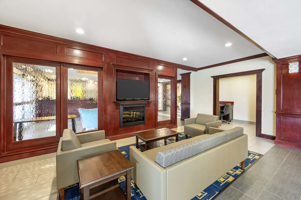 Best Western Plus Pratt - photo 5