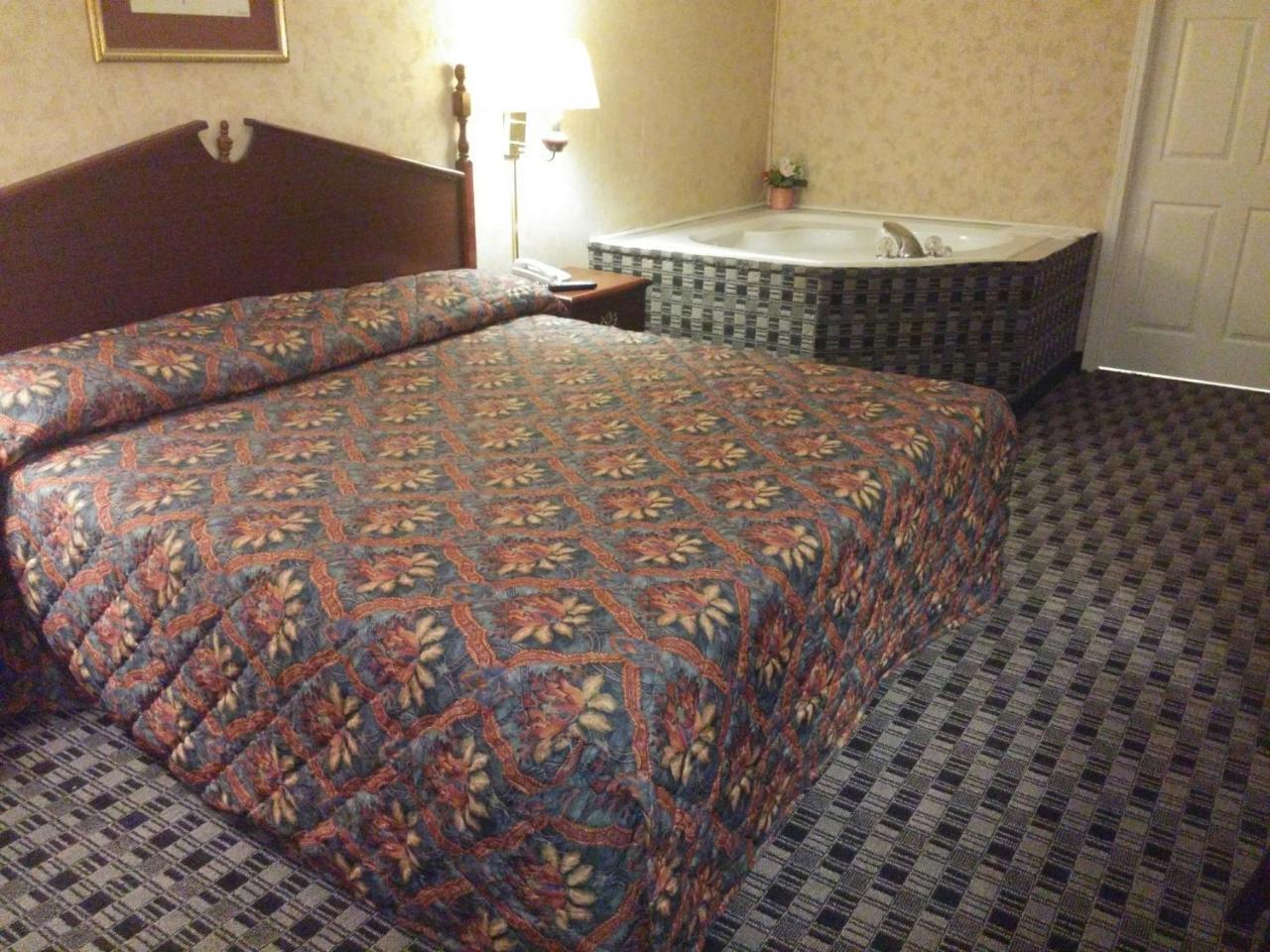 Stone Brook Inn - photo 2