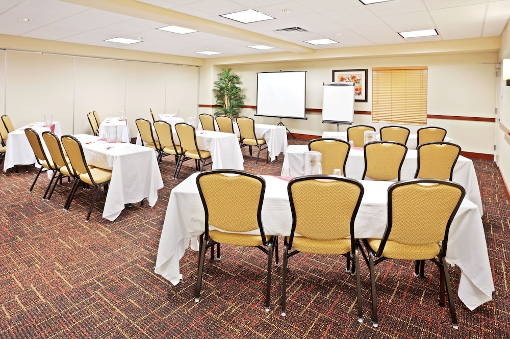 Holiday Inn Express Chehalis Centralia by IHG - photo 37