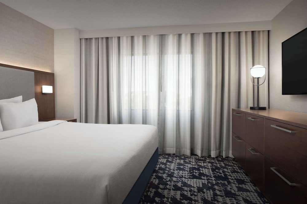Embassy Suites by Hilton Dallas Near the Galleria - photo 13