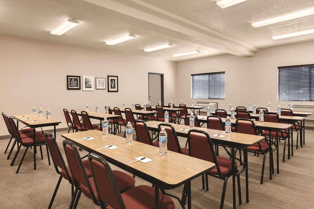 Country Inn & Suites by Radisson Prineville OR - photo 21