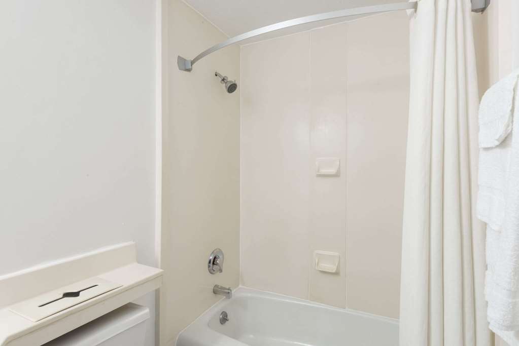Super 8 by Wyndham Old Saybrook - photo 7