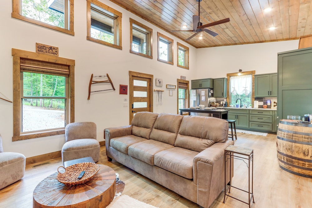 Ellijay Resort Home w Hot Tub & Fire Pit - photo 5