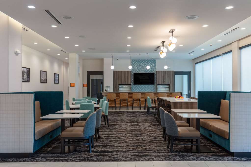 La Quinta Inn & Suites by Wyndham Centralia - photo 15