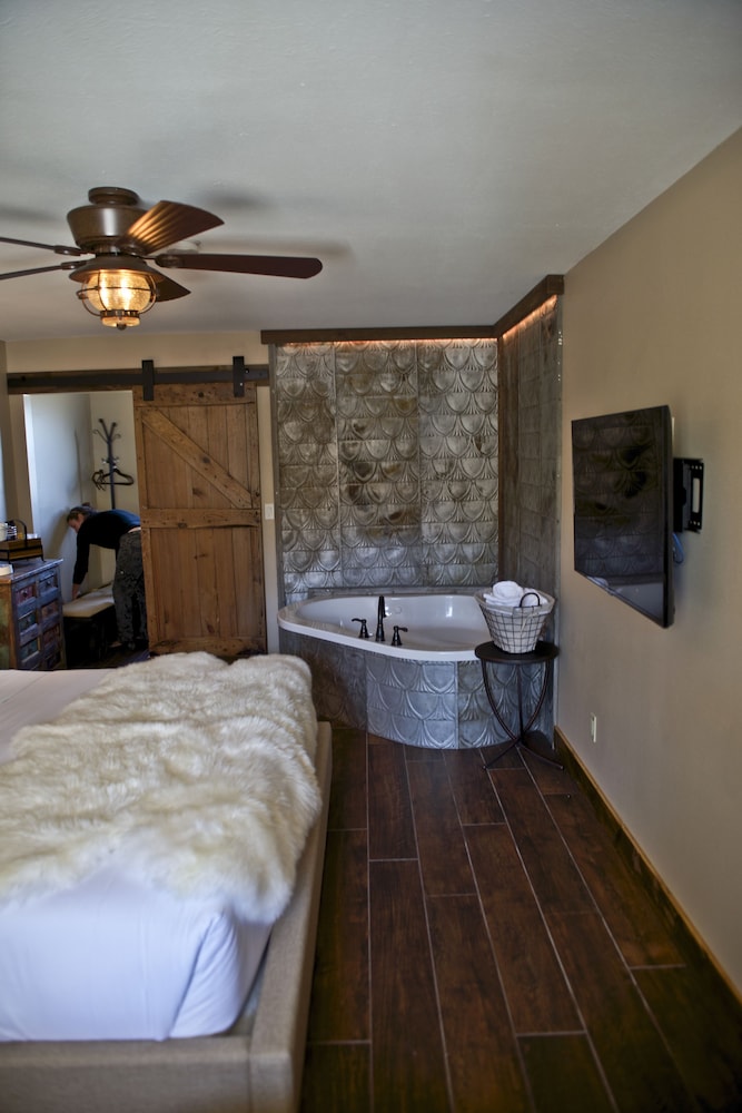 Maxwell Mansion - photo 6