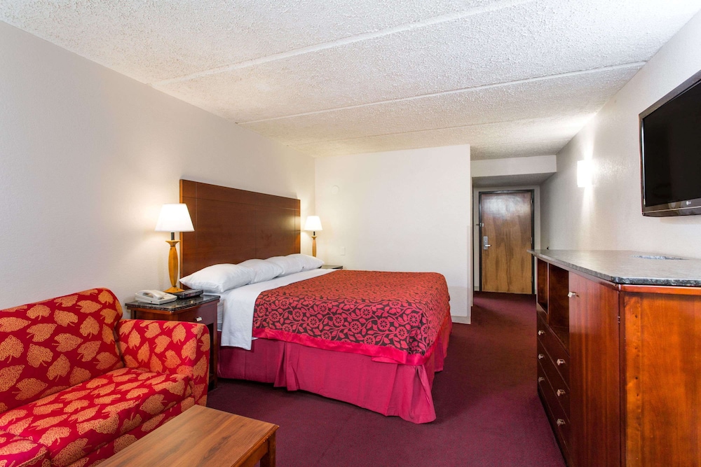 Rodeway Inn High Point Archdale - photo 9