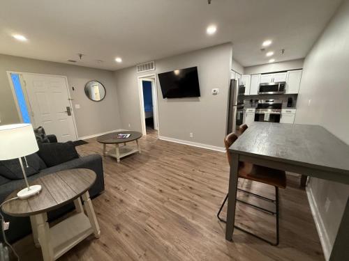 Central to Zoo and Baxter Arena Pet Friendly — 4-Star Luxury Hotel in Omaha, United States