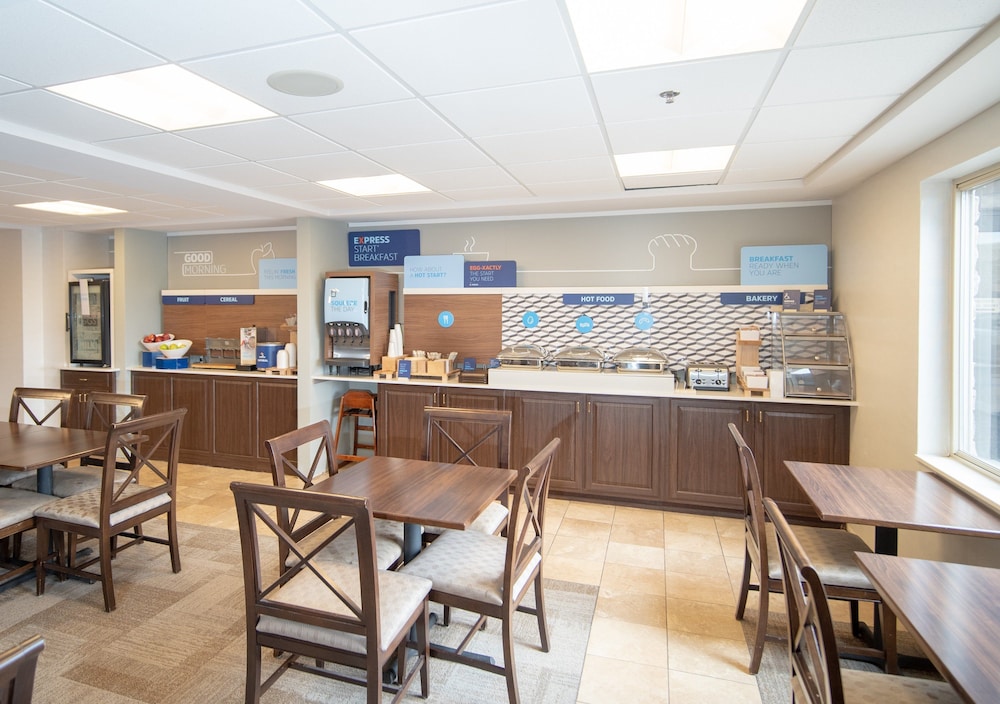 Holiday Inn Express Houghton Keweenaw by IHG - photo 65
