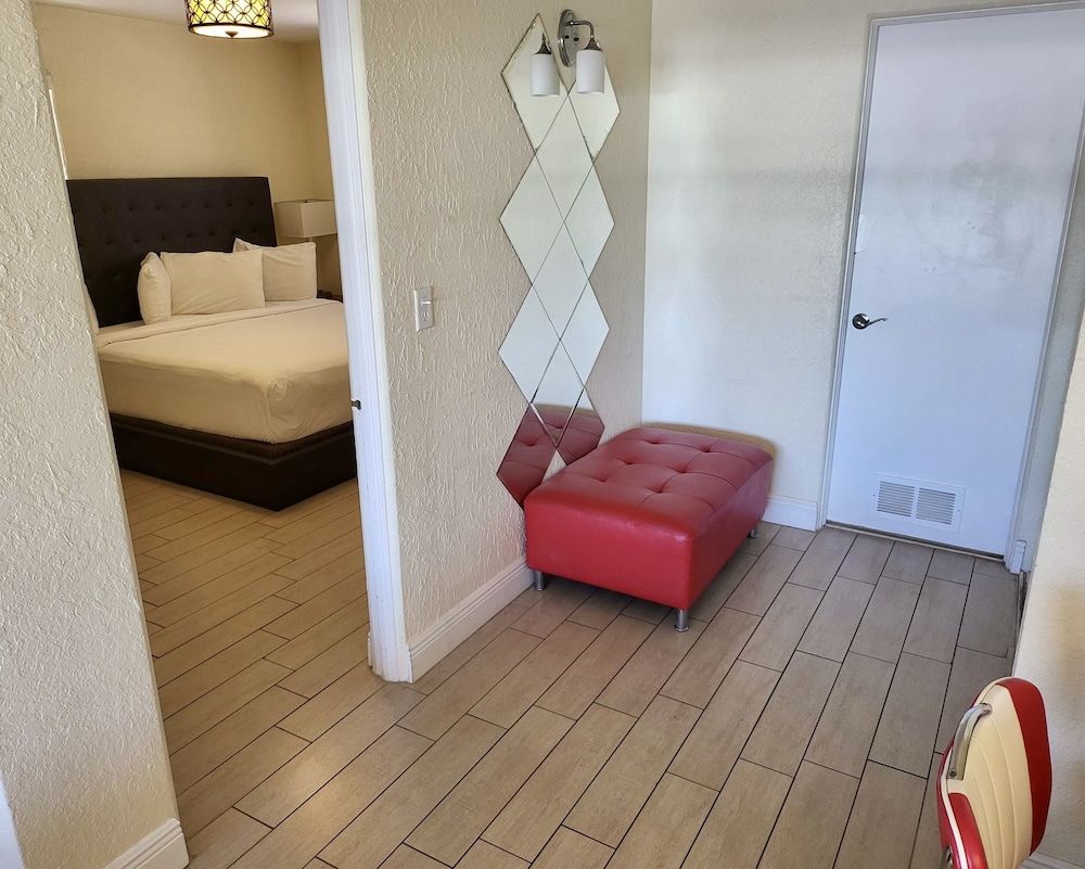 Chateau Mar Beach Resort - photo 8