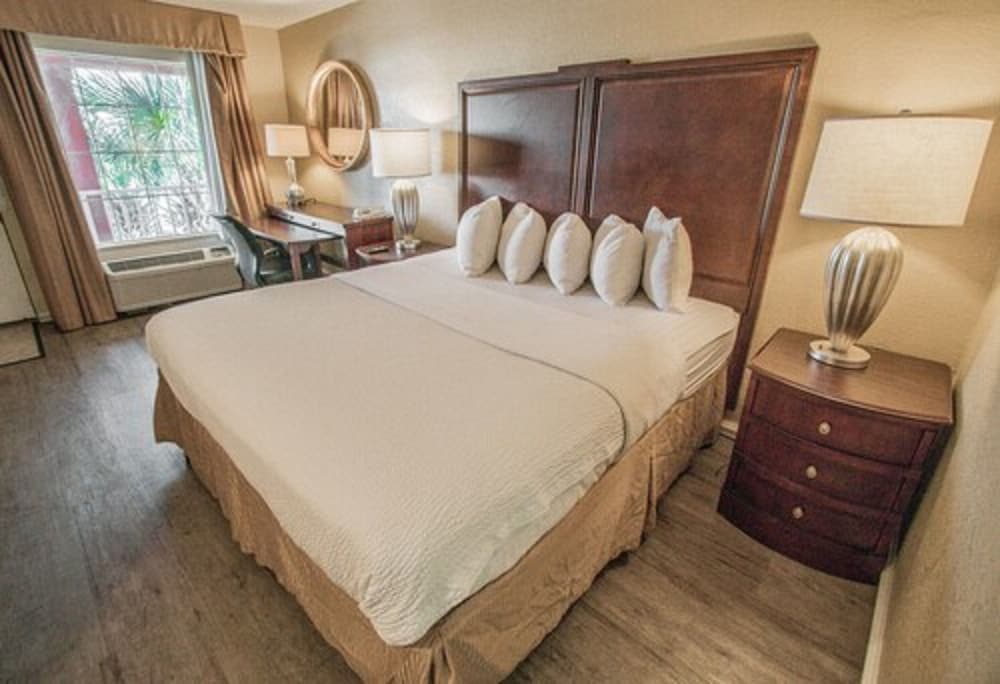 Days Inn by Wyndham Fort Walton Beach - photo 15
