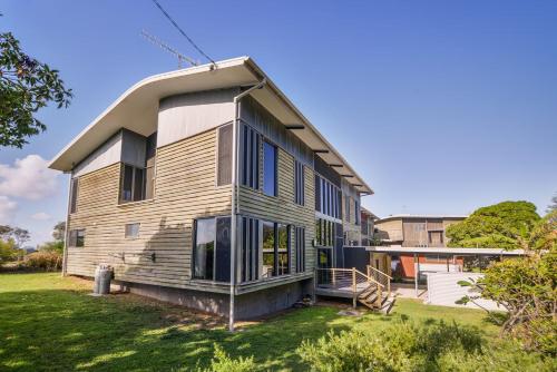 Werai - carbon neutral hotel in Unknown City