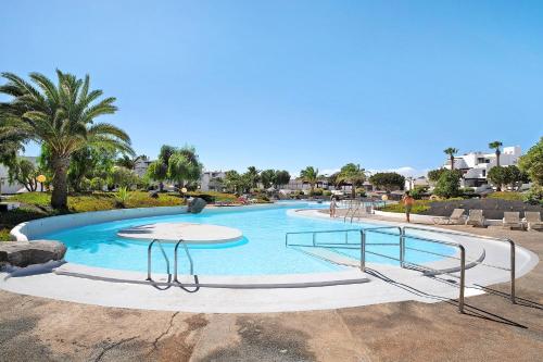 Isla and Ocean with pool and wifi — 4-Star Luxury Hotel in Costa Teguise, Spain