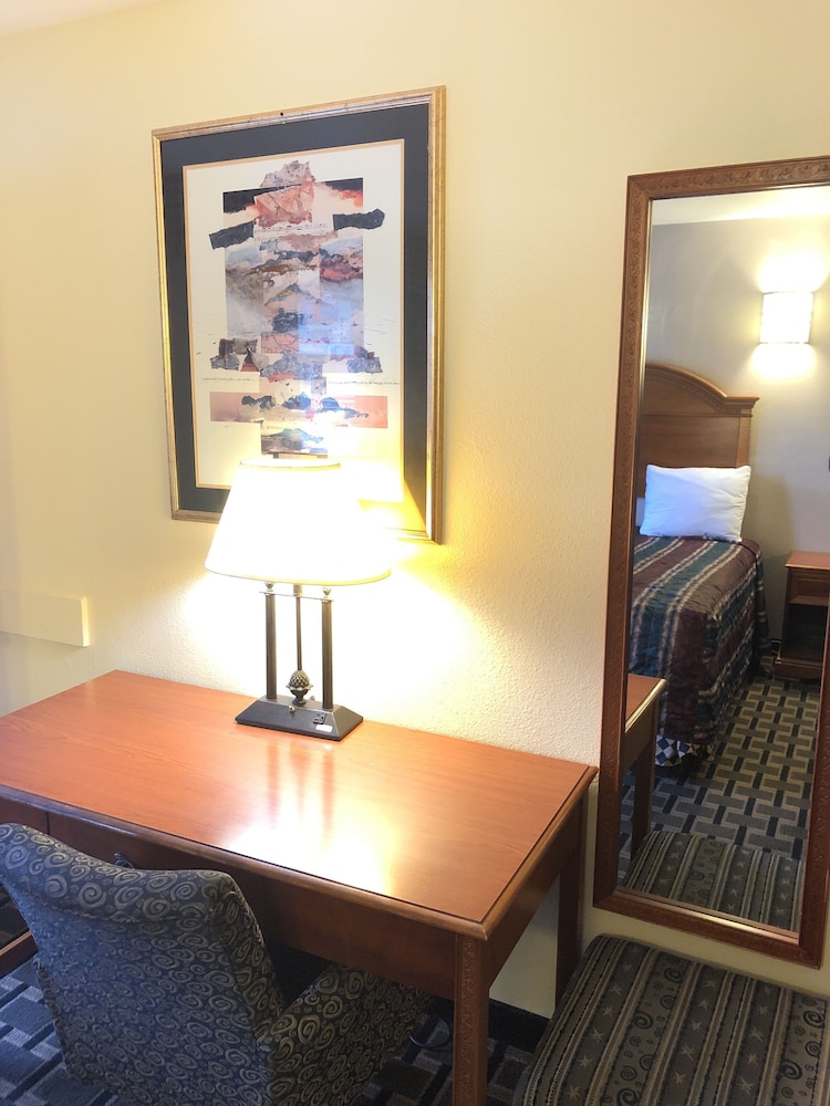 Inn At Mexia - photo 13