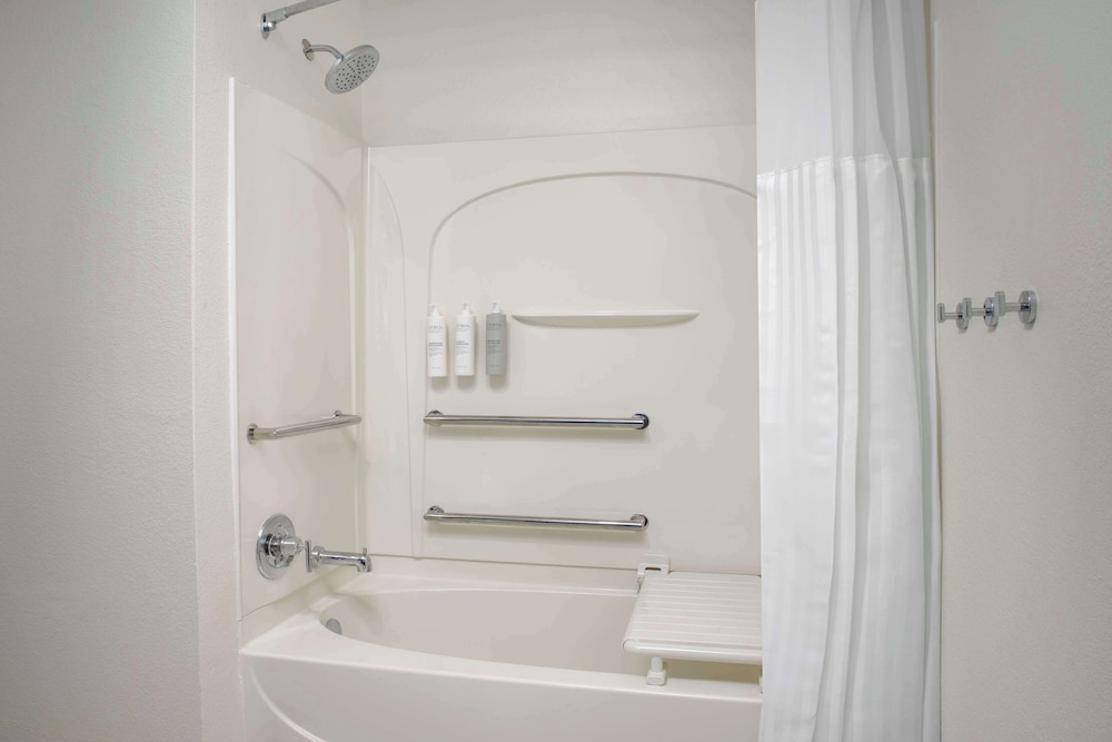 Spark by Hilton Miami Doral - photo 24
