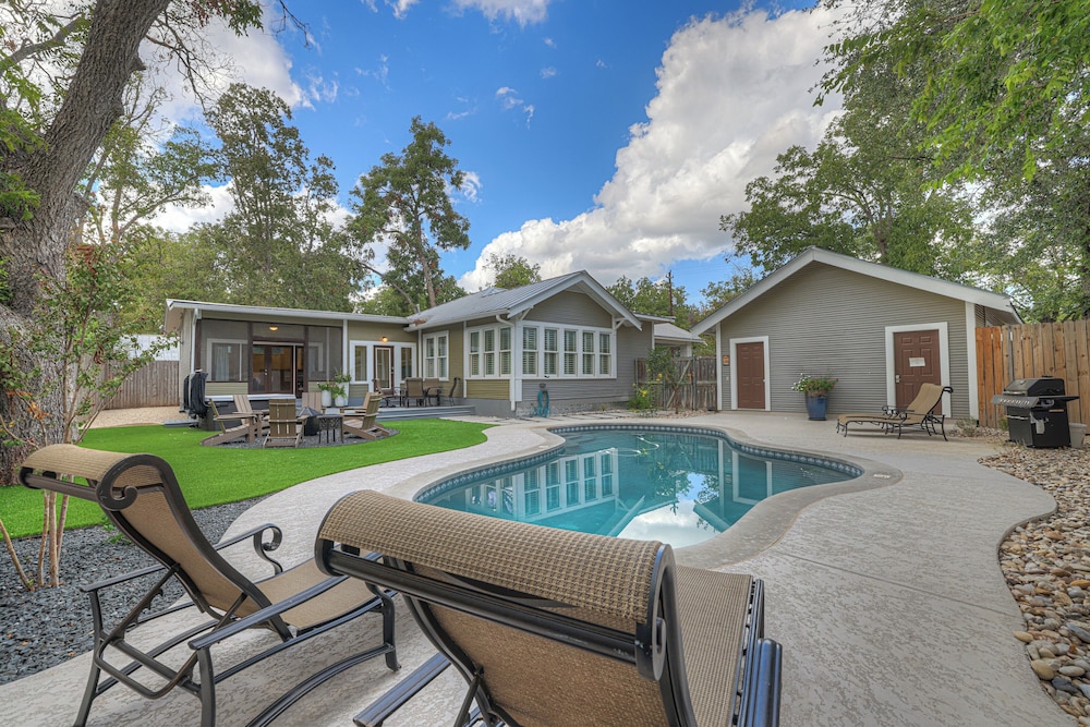 Heart of Fredericksburg With Pool Hot tub&grill - photo 22