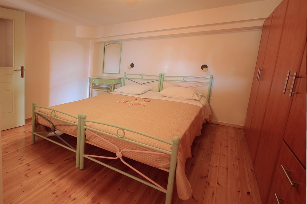 Lydia Lithos Houses — Chios — photo 4