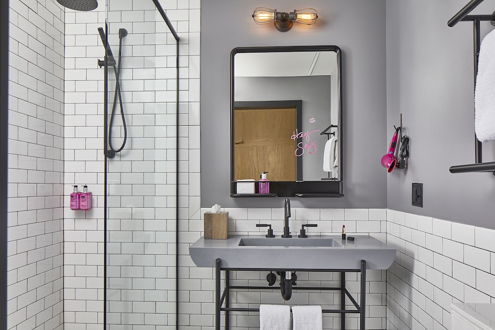 Moxy Minneapolis Downtown - photo 16