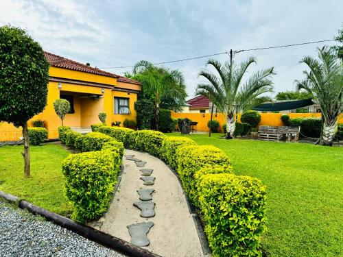 GardenView Holiday Home Exclusive use — 4-Star Luxury Hotel in Maun, Botswana