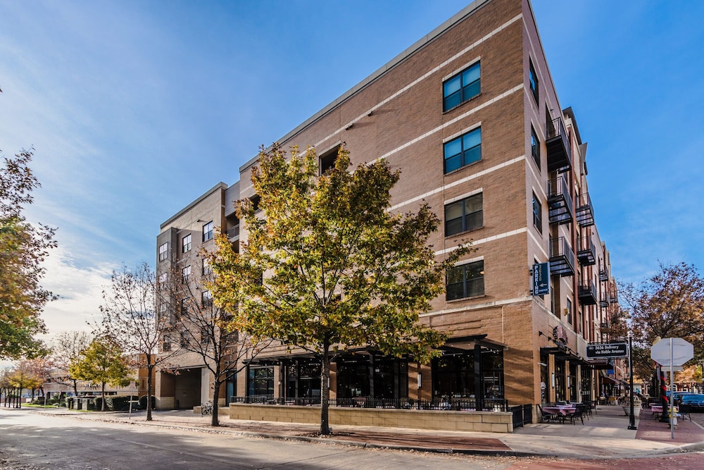 Regal Stays Apartments West Village — 5-Star Luxury Hotel in Dallas, United States