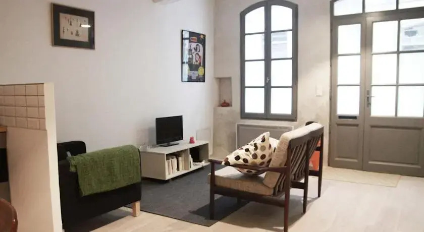 Genive Les Maisons de Vincent in Arles, France